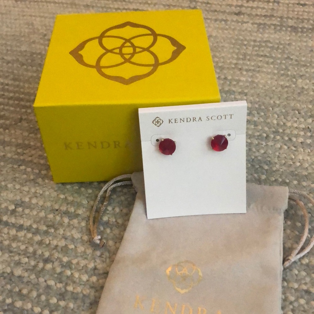 Kendra Scott Jolie Stud earrings - never worn